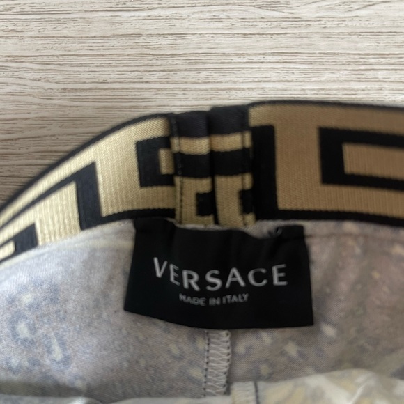 YOUNG VERSACE BABY BAROCCO PRINT COTTON PANTS 3/6 MONTHS - Picture 3 of 4